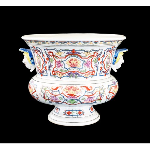 Rare Chinese export porcelain wine cooler with famille rose decoration